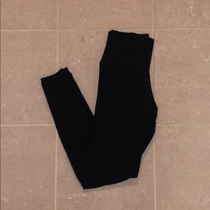 Aritzia TNA Leggings
